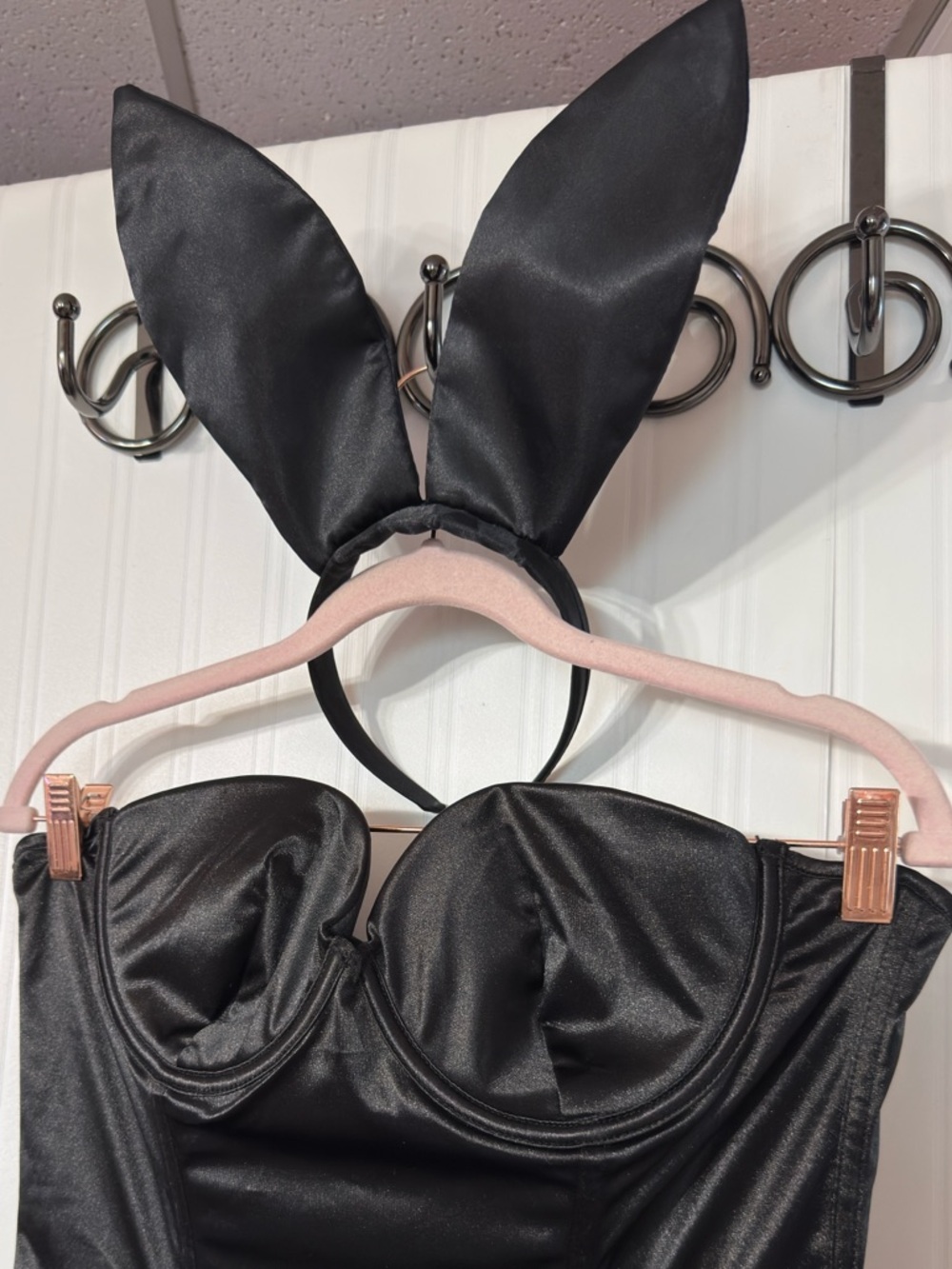 PLAYBOY Black Strapless Bunny Satin Jumpsuit with Accessories Sz L (TXA985) - Picture 5 of 7
